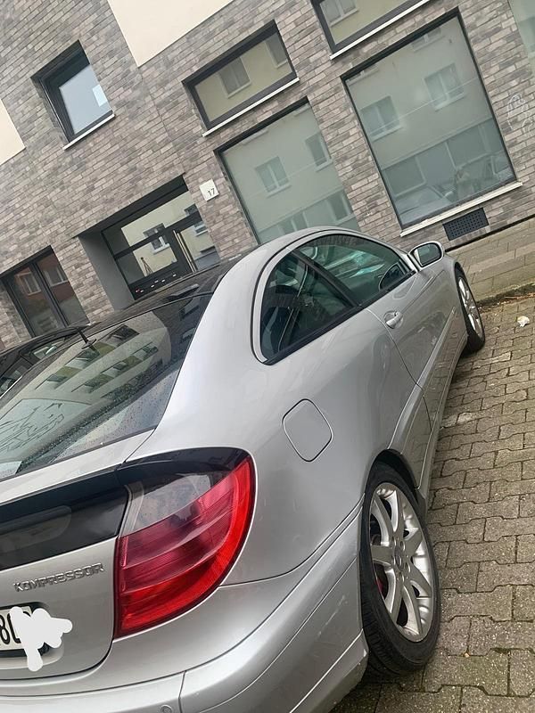 Silber Gebraucht 2003 Mercedes C200 Coupé | 1.999 € (Fairer Preis) - Bild 1/4