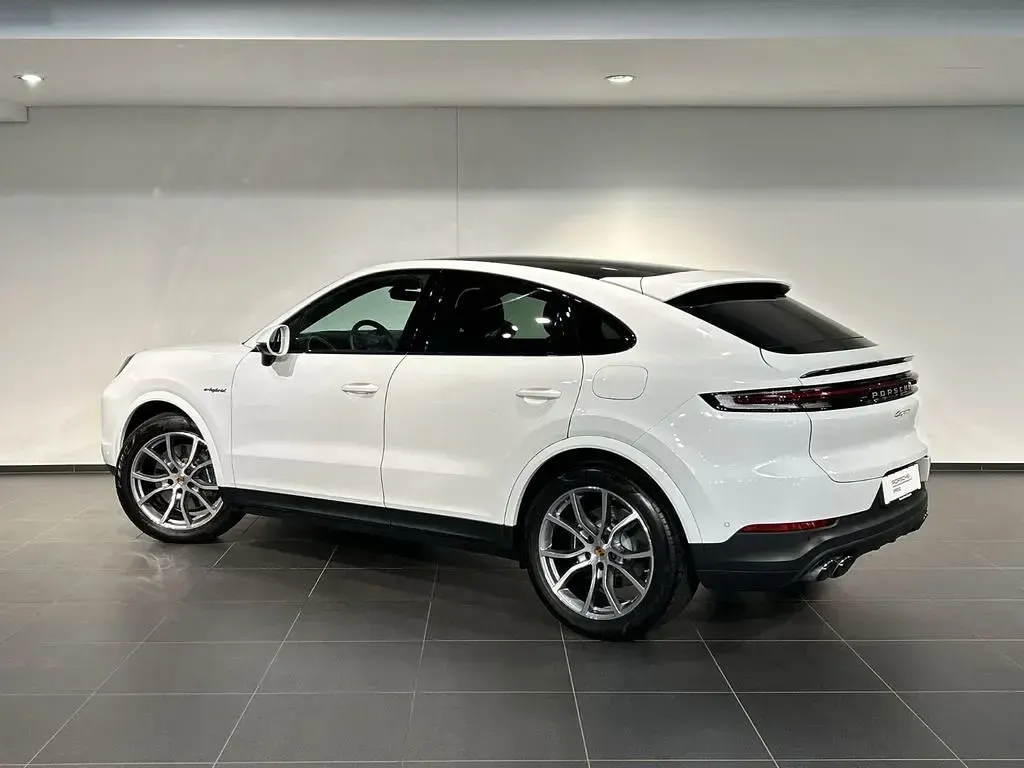 Gebraucht Porsche Cayenne E-Hybrid Coupe 470 PS (345 kW) 2024 Weiß SUV