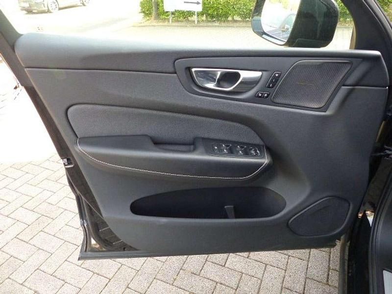 Gebraucht Volvo XC60 R-Design 197 PS (144 kW) 2021 Onyx black SUV
