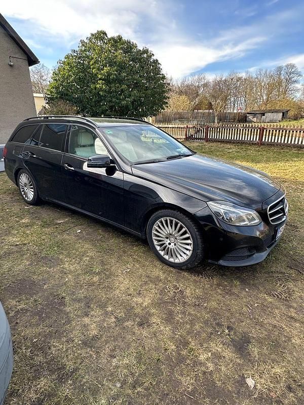 Gebraucht Mercedes E350 Avantgarde 252 PS (185 kW) 2014 Schwarz Kombi