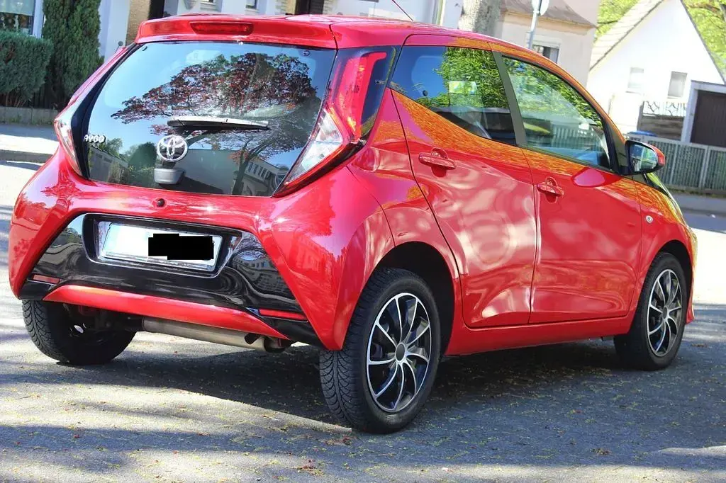 Gebraucht Toyota Aygo Connect Style 72 PS (52 kW) 2021 Rot Kleinwagen