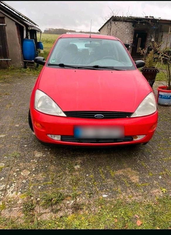 Usado Ford Focus 80 CV (58 kW) 1999 Rojo Berlina