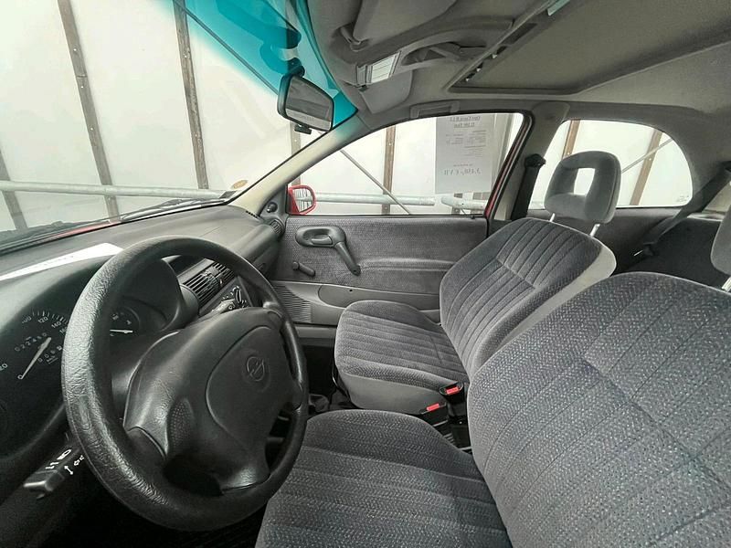 Gebraucht Opel Corsa 45 PS (33 kW) 1996 Rot Kleinwagen