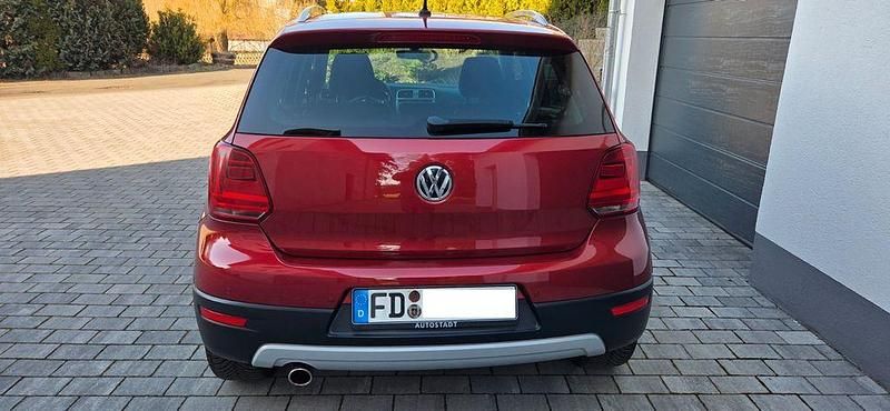 Gebraucht VW Polo Cross 90 PS (66 kW) 2015 Rot Kleinwagen