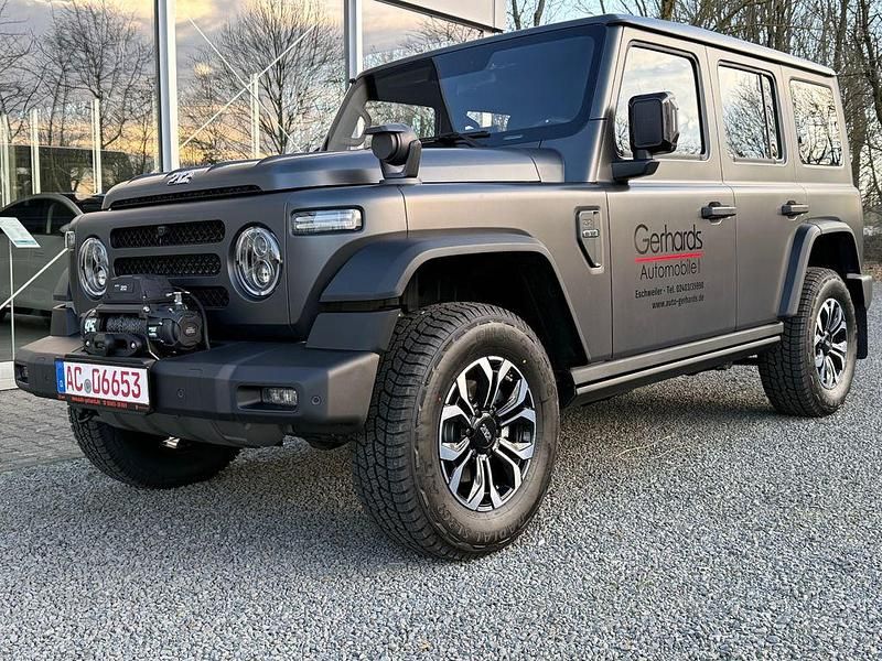 Neu BAW 212 166 PS (122 kW) 2025 Grau SUV