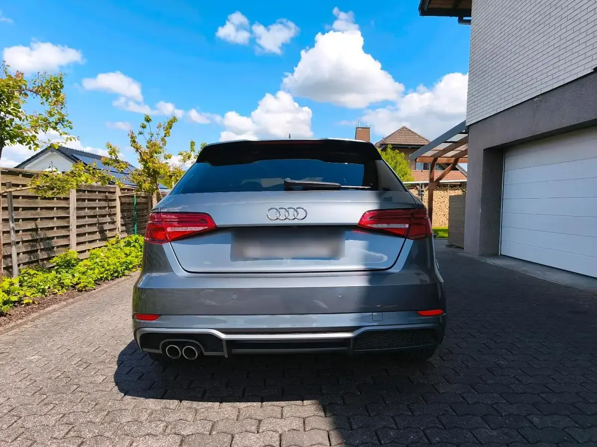Gebraucht Audi A3 Sportback S-Line 150 PS (110 kW) 2018 Grau Kleinwagen