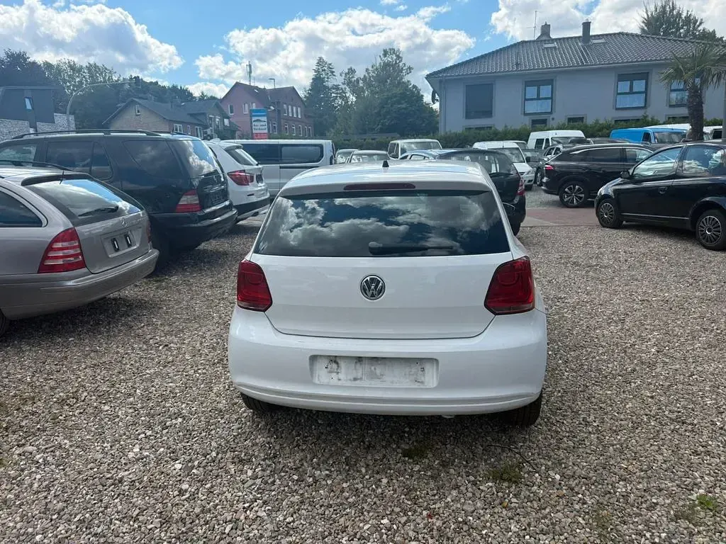 Gebraucht VW Polo Trendline 60 PS (44 kW) 2014 Weiß Limousine