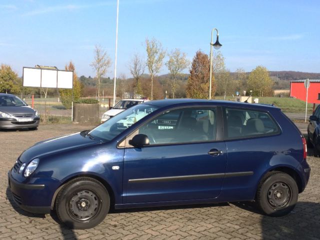 Gebraucht VW Polo 64 PS (47 kW) 2003 Blau metallic Kleinwagen