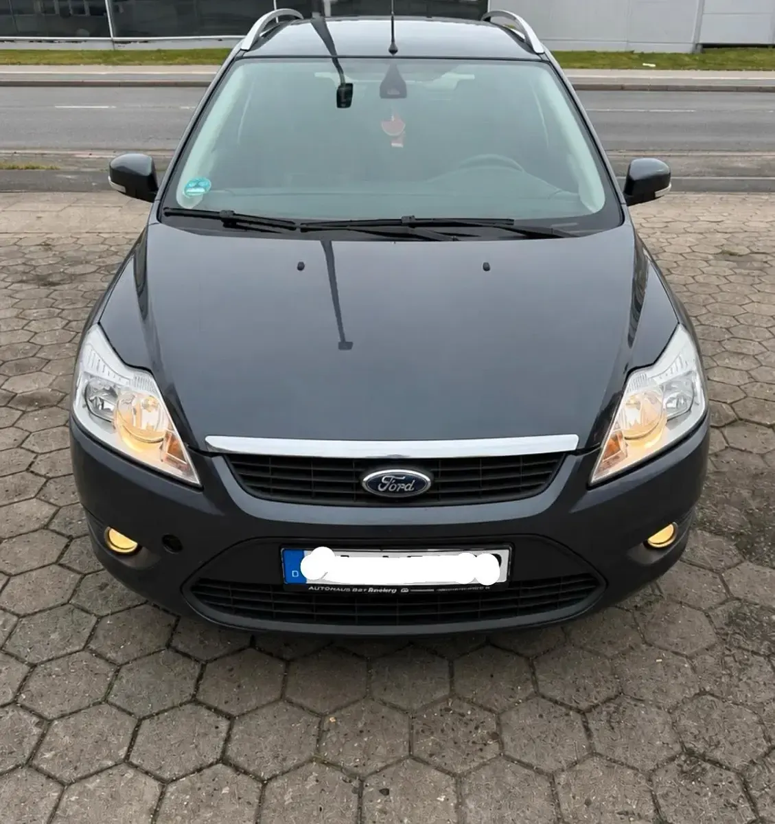 Gebraucht Ford Focus 101 PS (74 kW) 2010 Grau Limousine