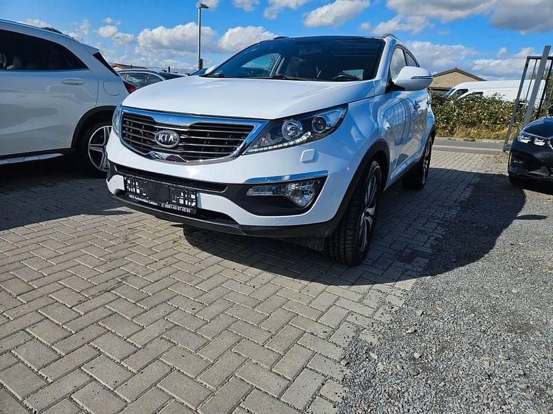 Weiß Gebraucht 2012 Kia Sportage Spirit SUV | 8.950 € (Fairer Preis) - Bild 1/4