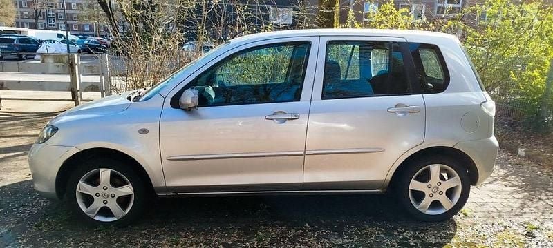 Gebraucht Mazda 2 Independence 75 PS (55 kW) 2007 Silber Kleinwagen