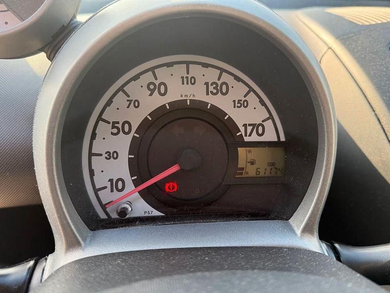 Gebraucht Citroën C1 Tendance 68 PS (50 kW) 2013 Weiß Kleinwagen