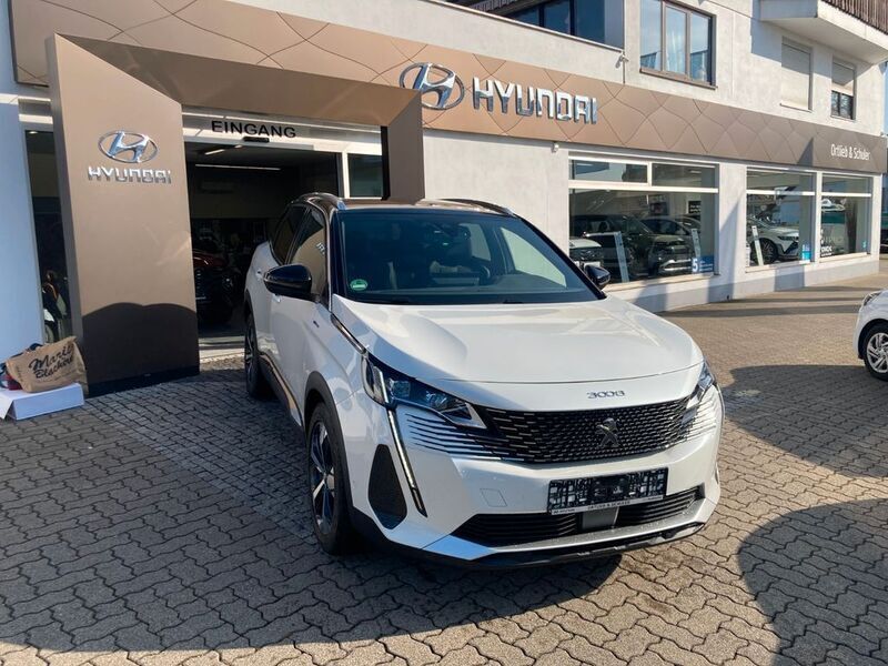 Weiß Gebraucht 2021 Peugeot 3008 GT SUV | 26.690 € (Fairer Preis) - Bild 1/4