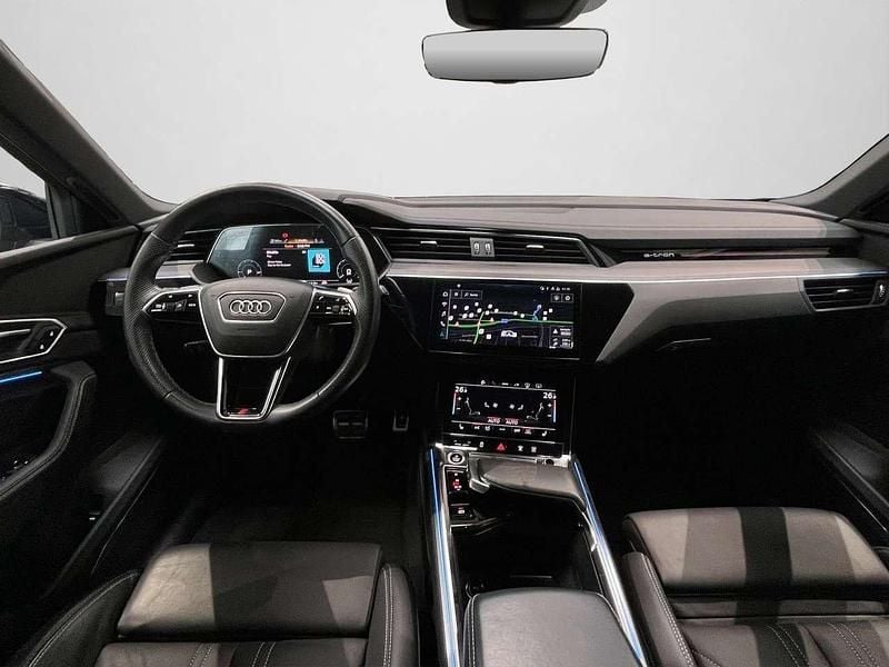 Gebraucht Audi Q8 e-tron Comfort 300 kW (408 PS) 2023 Mythosschwarz metallic (metallic) SUV