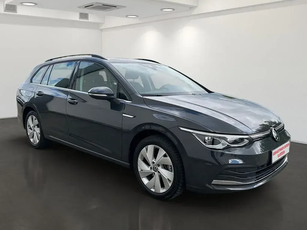 Gebraucht VW Golf VIII Style 150 PS (110 kW) 2023 Grau Kombi