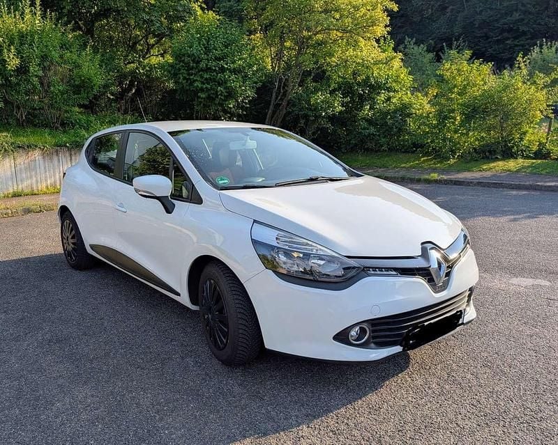 Weiß Gebraucht 2014 Renault Clio IV Expression Kleinwagen | 6.900 € (Fairer Preis) - Bild 1/4