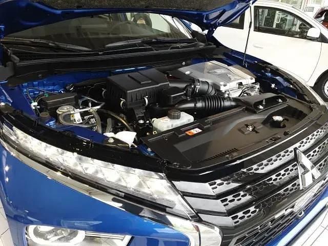 Gebraucht Mitsubishi Eclipse Cross Plus 188 PS (138 kW) 2022 Laserblau SUV