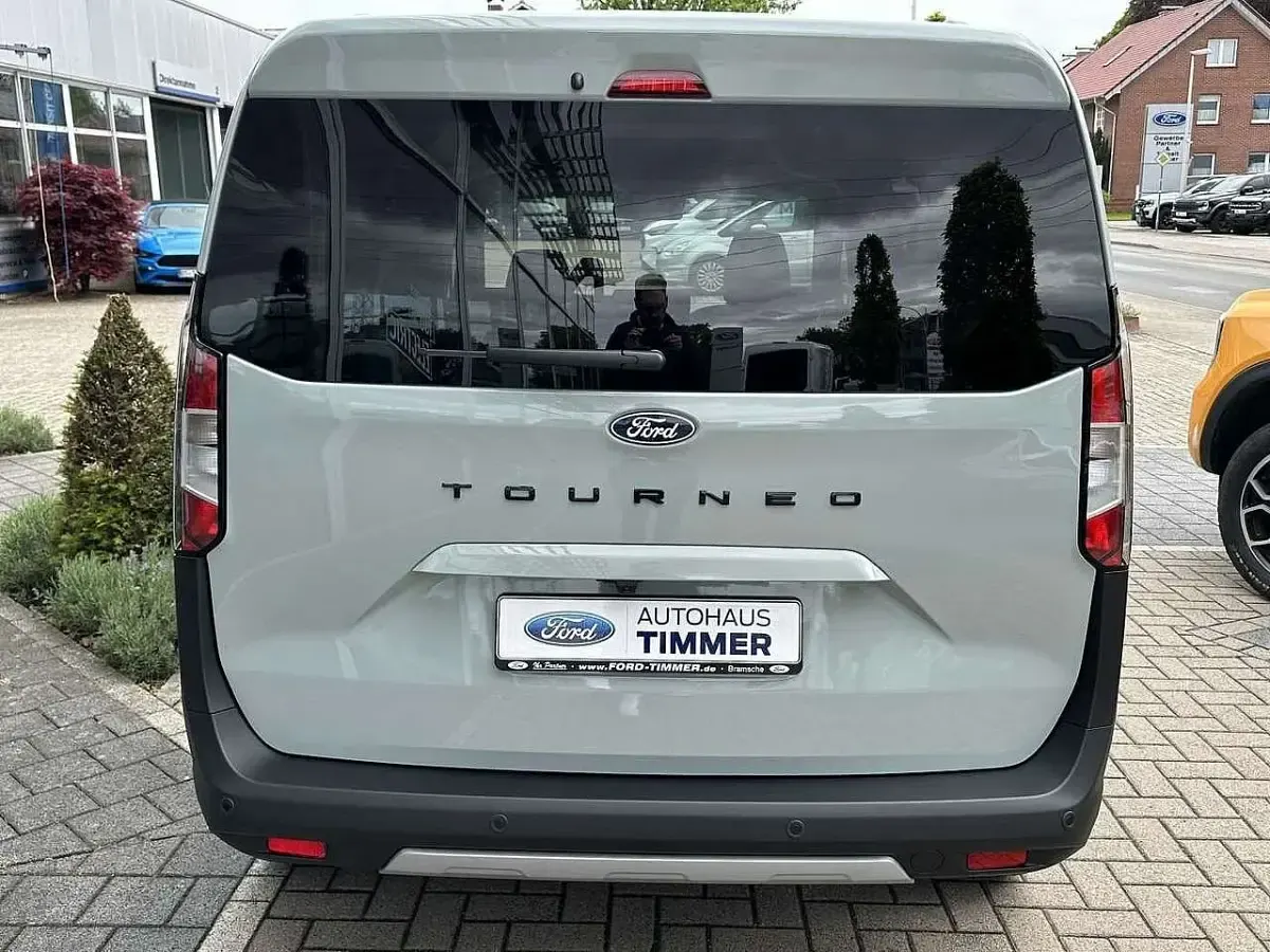 Neu Ford Tourneo Active 125 PS (91 kW) 2026 Catus grey Kombi