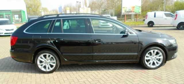 Gebraucht Skoda Superb Exclusive 170 PS (125 kW) 2014 Schwarz metallic Kombi
