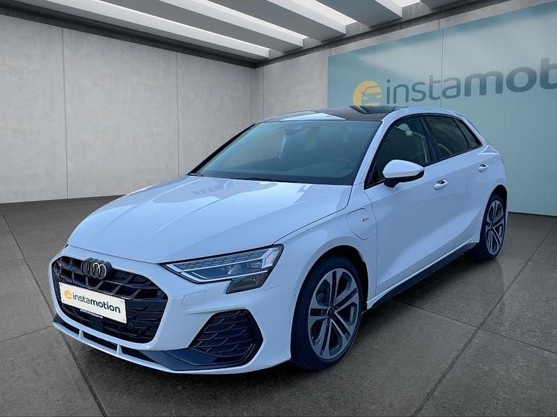 Weiß Gebraucht 2025 Audi A3 Sportback e-tron Kleinwagen | 53.199 € - Bild 1/4