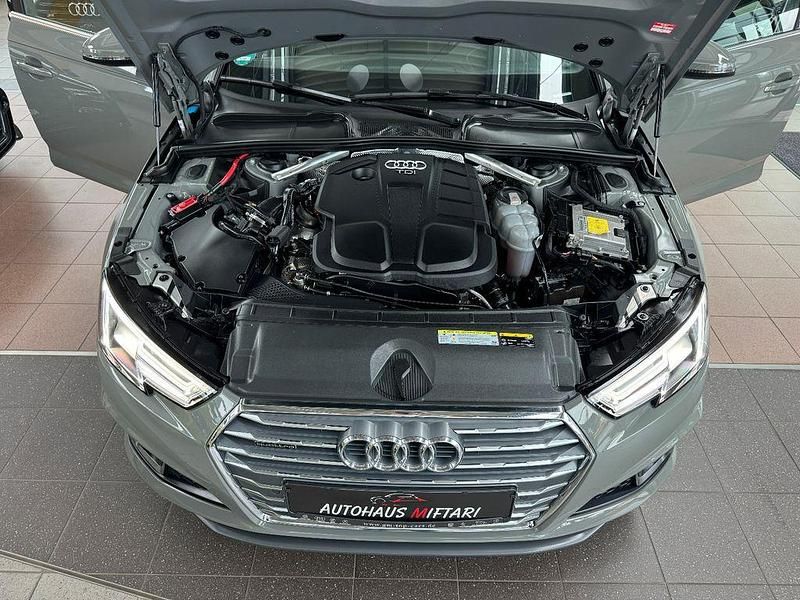 Gebraucht Audi A4 S-Line 190 PS (139 kW) 2019 Quantumgrau Kombi