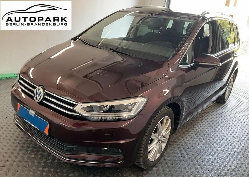 Rot Gebraucht 2018 VW Touran Highline Van / Kleinbus | 16.490 € (Superpreis) - Bild 1/4