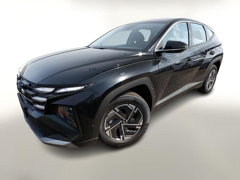 Abyss black metallic Neu 2025 Hyundai Tucson Select SUV | 26.742 € (Superpreis) - Bild 1/4