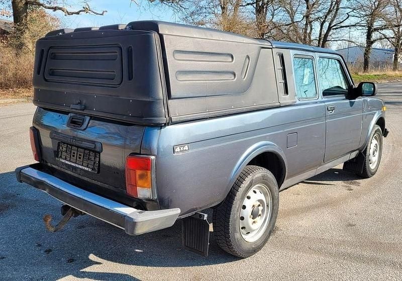 Gebraucht Lada niva 83 PS (61 kW) 2017 Grau SUV