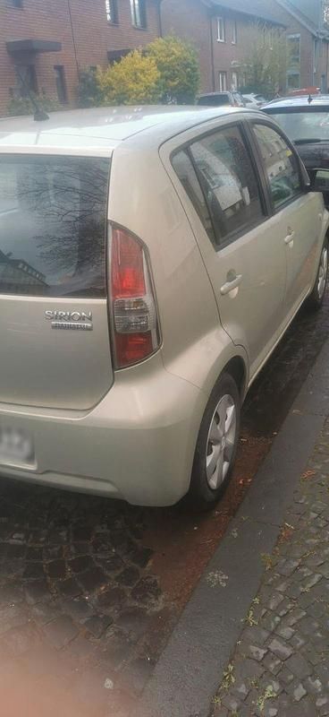 Gebraucht Daihatsu Sirion 69 PS (50 kW) 2008 Gelb Kleinwagen