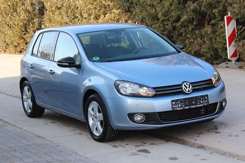 Blau Gebraucht 2012 VW Golf Style Limousine | 4.400 € (Superpreis) - Bild 1/4