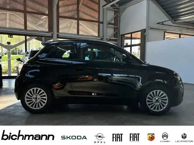 Gebraucht Fiat 500e 69 kW (95 PS) 2024 Schwarz Kleinwagen