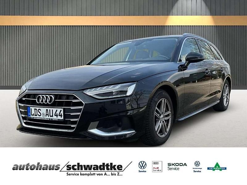 Gebraucht Audi A4 Advanced 163 PS (119 kW) 2020 Mythosschwarz metallic Kombi