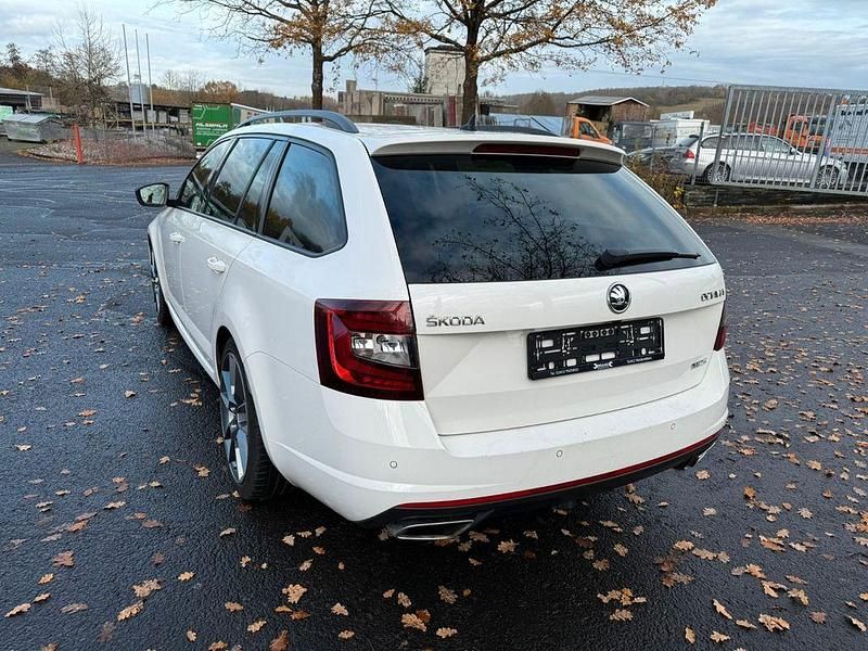 Gebraucht Skoda Octavia RS 184 PS (135 kW) 2019 Weiß Kombi