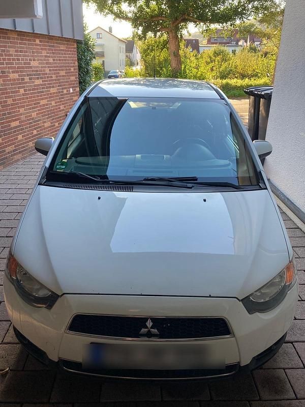 Weiß Gebraucht 2011 Mitsubishi Colt Kleinwagen | 1.299 € (Guter Preis) - Bild 1/4
