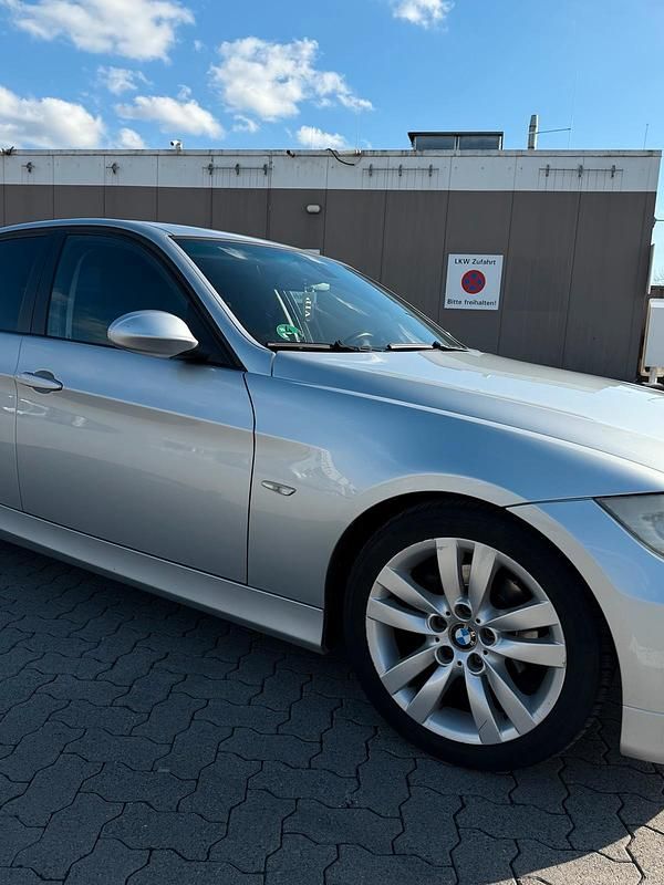 Gebraucht BMW 320 150 PS (110 kW) 2006 Silber Limousine