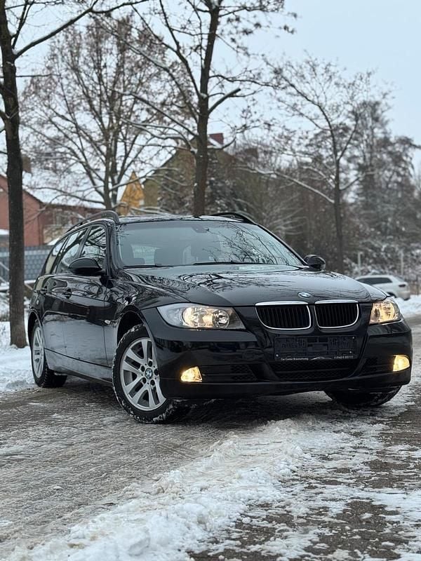 Schwarz Gebraucht 2006 BMW 320 Kombi | 3.200 € (Guter Preis) - Bild 1/4