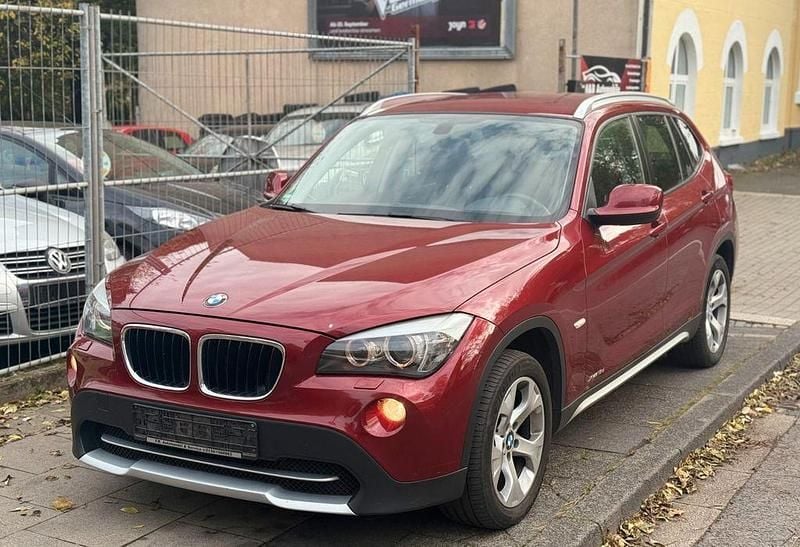 Rot Gebraucht 2011 BMW X1 xLine SUV | 6.990 € (Guter Preis) - Bild 1/4