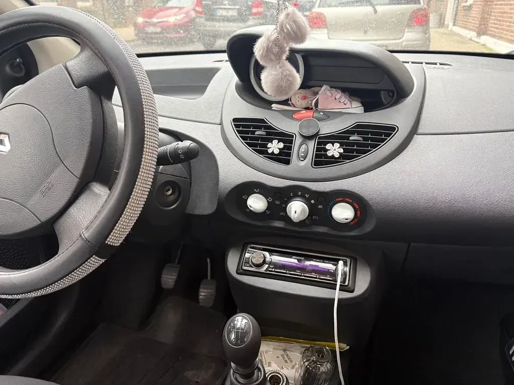 Używany Renault Twingo Dynamique 75 KM (55 kW) 2011 Czerwony Hatchback