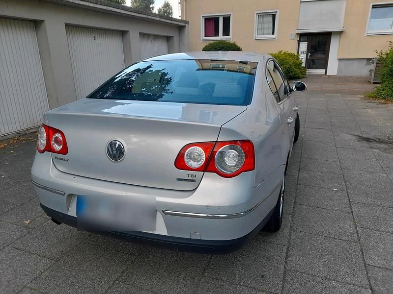 Gebraucht VW Passat 122 PS (89 kW) 2009 Silber Limousine