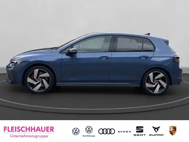 Gebraucht VW Golf VIII GTI 265 PS (194 kW) 2024 Blau Limousine