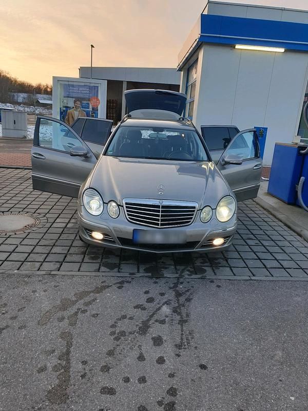 Gebraucht Mercedes E280 Avantgarde 190 PS (139 kW) 2008 Grau Kombi