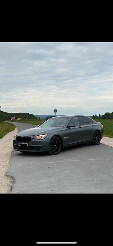 Schwarz Gebraucht 2012 BMW 730 M Sport Limousine | 13.650 € (Guter Preis) - Bild 1/4