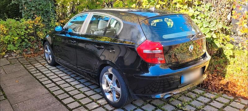 Schwarz Gebraucht 2008 BMW 120 Kleinwagen | 3.900 € (Guter Preis) - Bild 1/2