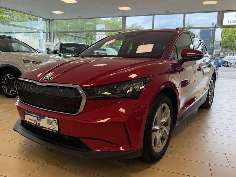 Rot Gebraucht 2021 Skoda Enyaq iV Loft SUV | 23.000 € (Guter Preis) - Bild 1/4