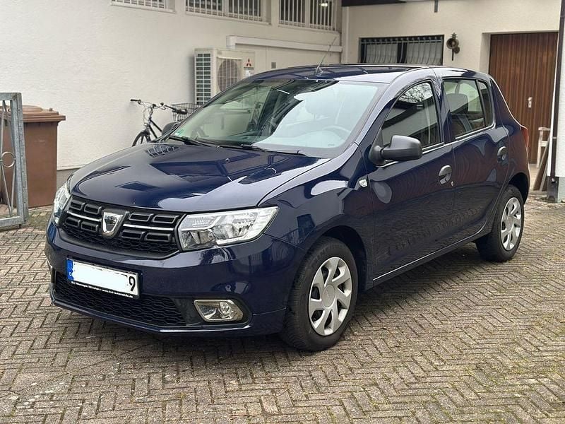 Blau Gebraucht 2021 Dacia Sandero Essentiel Limousine | 8.900 € (Guter Preis) - Bild 1/4