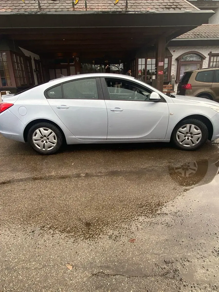 Gebraucht Opel Insignia 130 PS (95 kW) 2013 Limousine