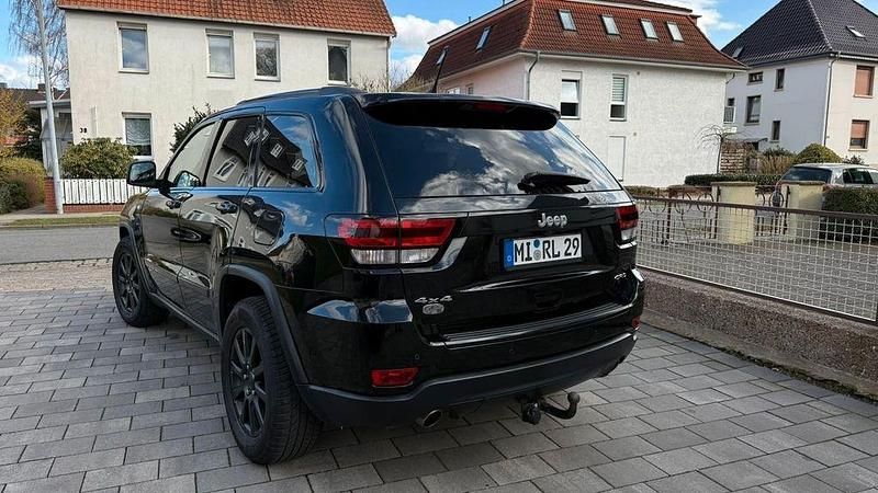 Gebraucht Jeep Grand Cherokee Overland 241 PS (177 kW) 2012 Schwarz SUV