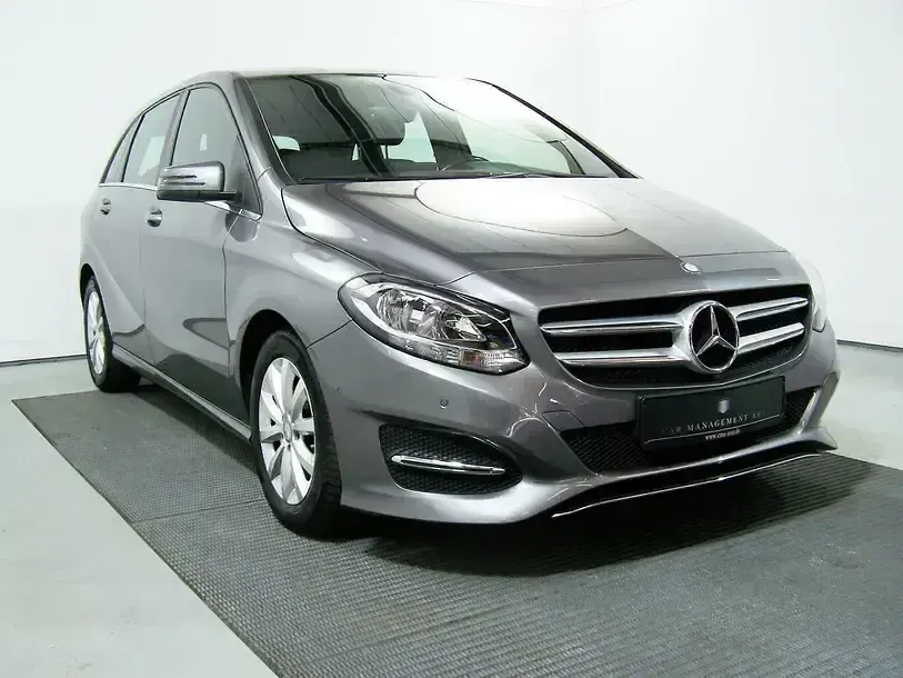 Gebraucht Mercedes B200 Style 156 PS (114 kW) 2016 Grau Kleinwagen