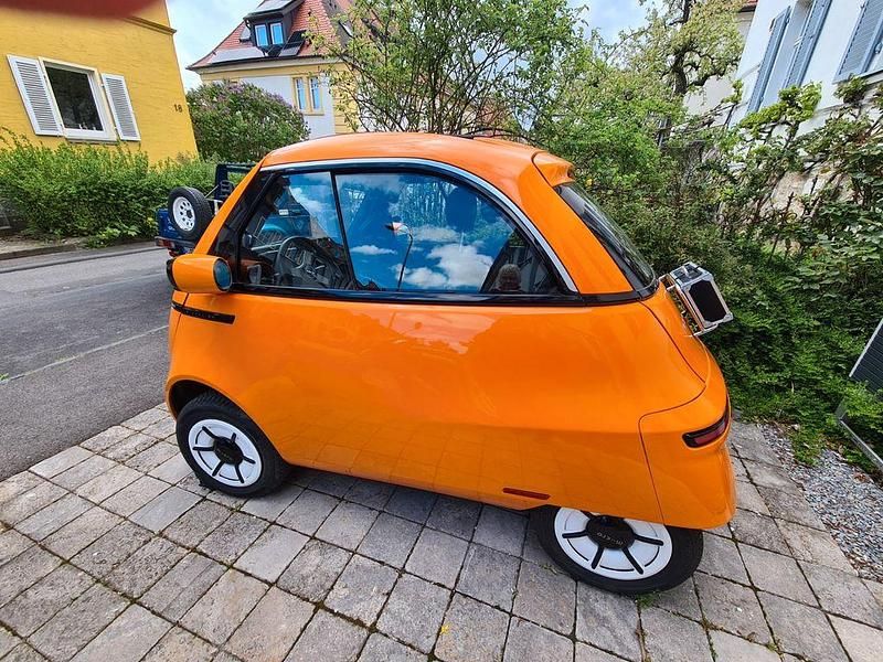 Second-hand Micro Microlino 13 kW (18 CP) 2023 Portocaliu Hatchback