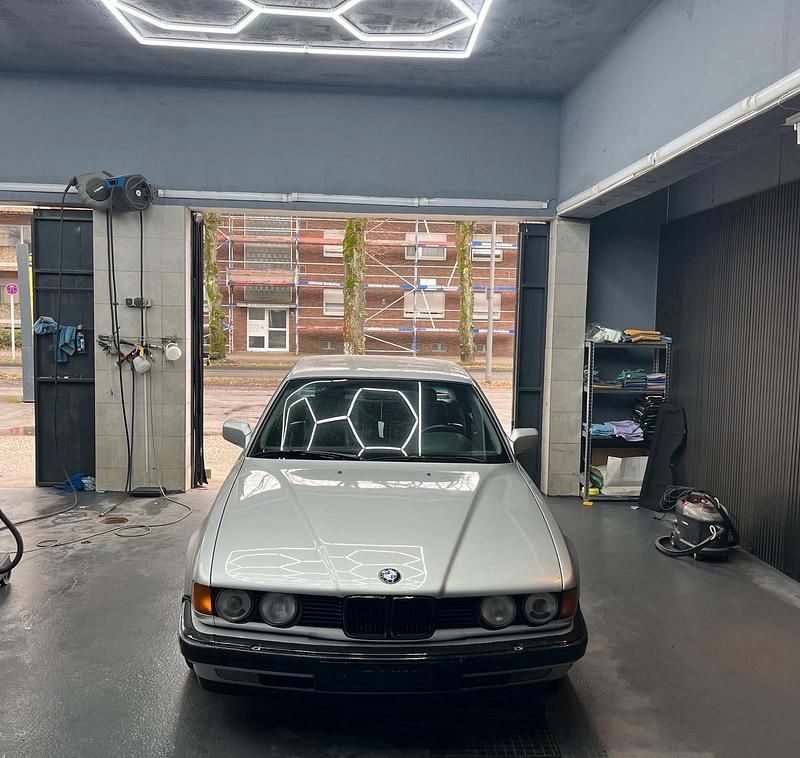 Gebraucht BMW 735 211 PS (155 kW) 1991 Silber Limousine